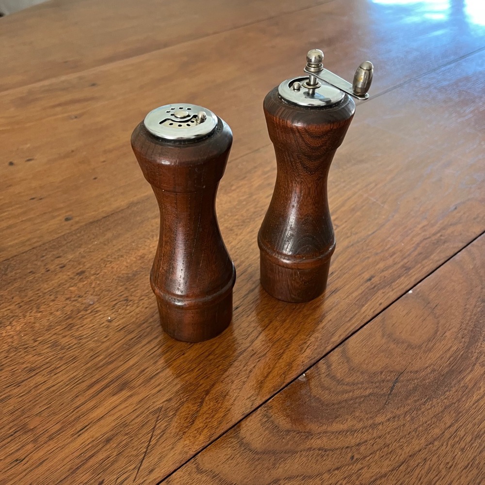 Vintage Wooden Pepper Grinder & Salt Shaker Set